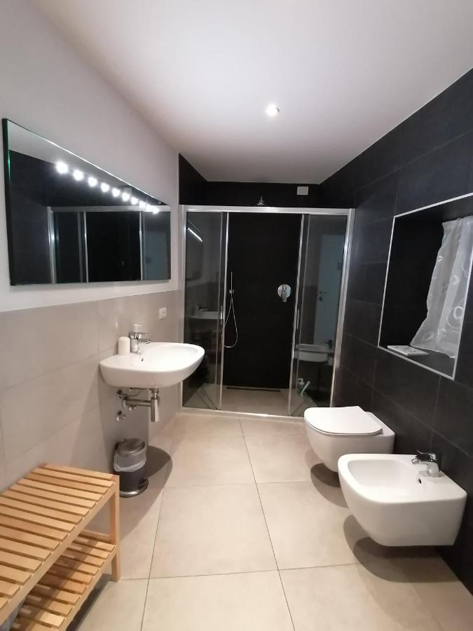 Guesthouse Tree Rooms Modern Bergamo Buitenkant foto